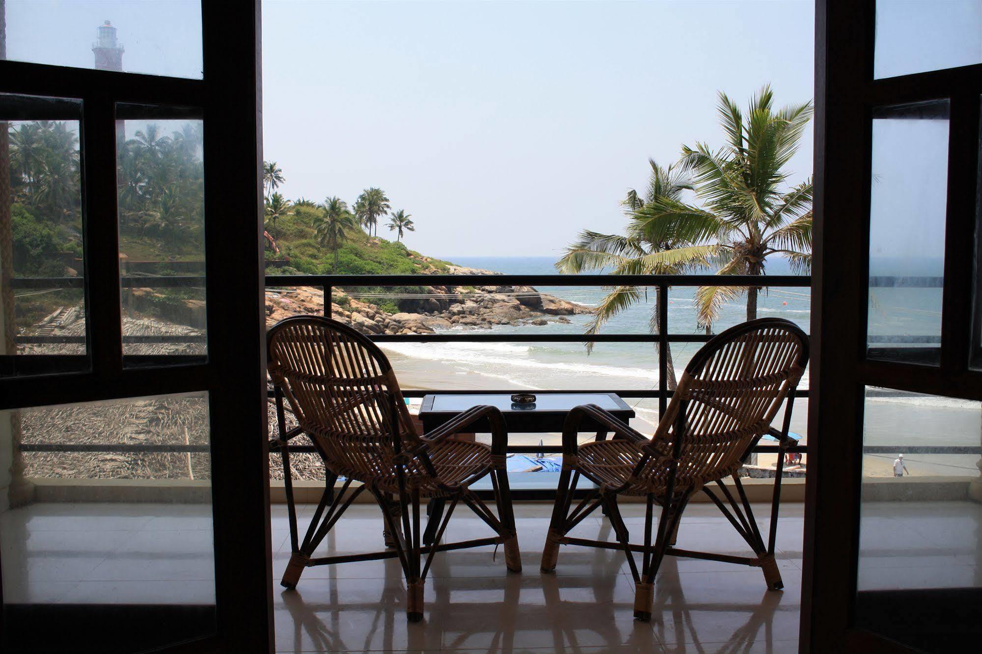 The Ocean Park Beach Resort Kovalam Zewnętrze zdjęcie